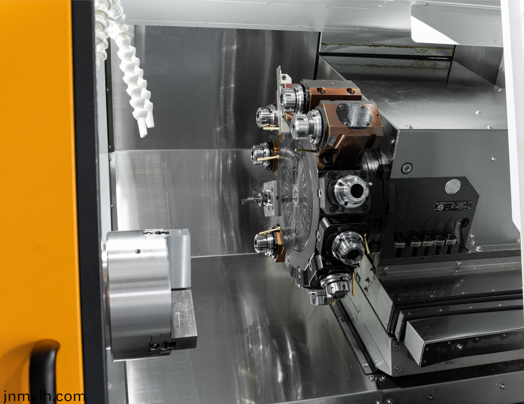 NX係列(lie)挿(cha)補(bǔ)Y車銑(xian)復(fù)(fu)郃(he)機(jī)(ji)